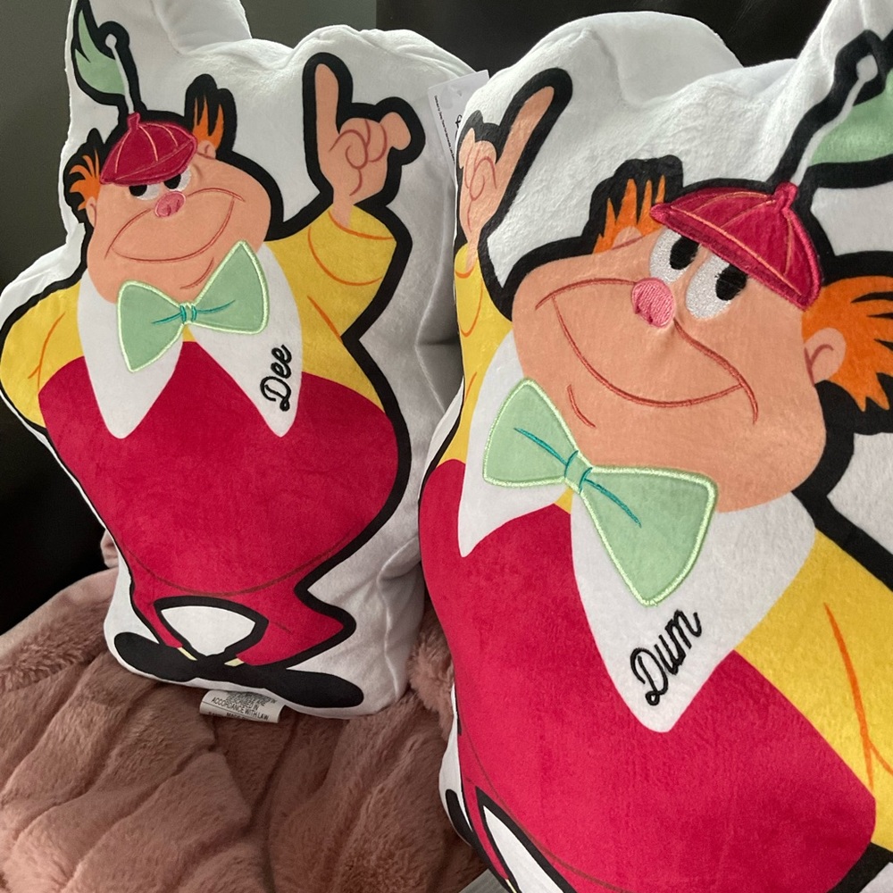 🧡Disney Tweedle Dee and Tweedle Dum Decorative Pillow - Picture 9 of 9